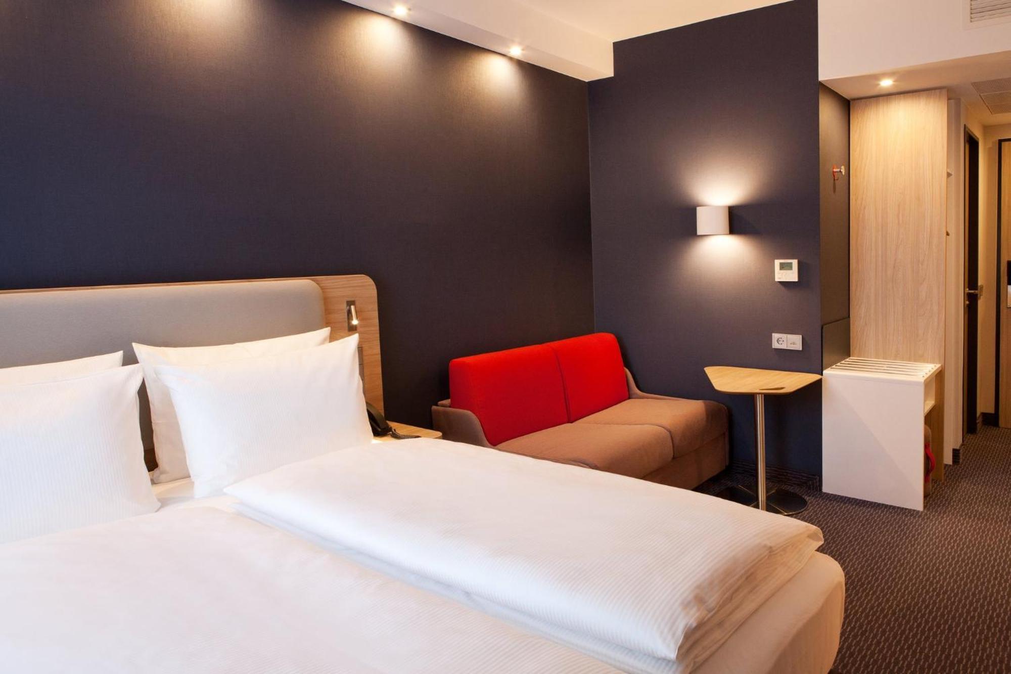 Holiday Inn Express - Goeppingen By Ihg Екстериор снимка